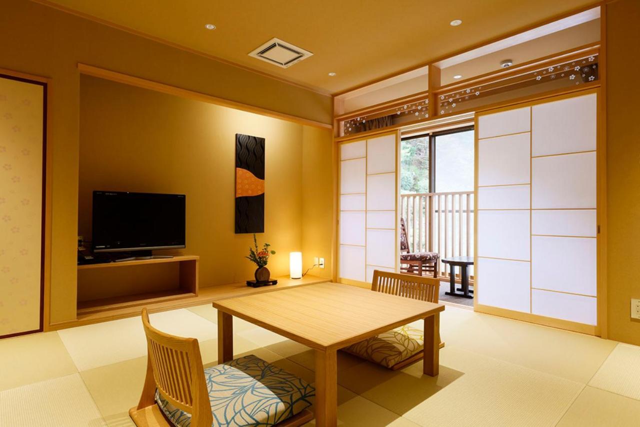 Yuraku Kinosaki Spa & Gardens Тойоока Екстер'єр фото